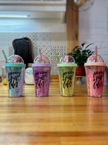 Vaso Acrílico Arcoiris 450 ml con tapa y sorbito